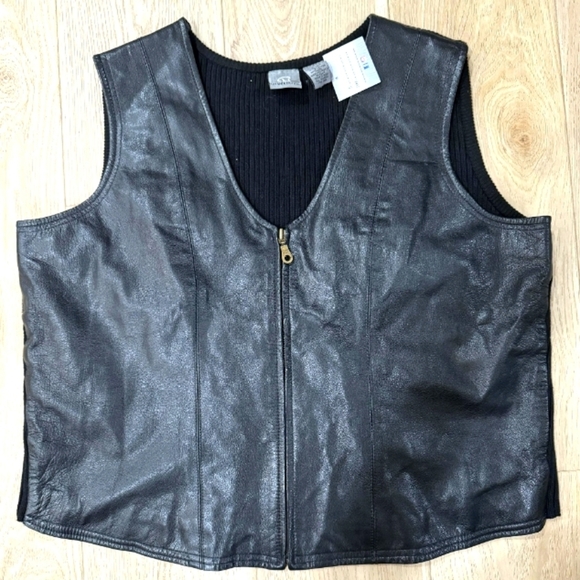 LEATHER BIKER Vest with sweater back AMAZING SHAPE sz XL - Picture 1 of 4